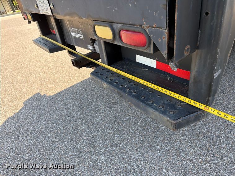 image for item MZ9828 1998 GMC C6500 box truck