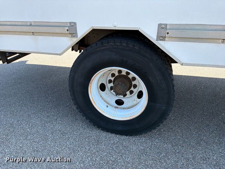 image for item MZ9828 1998 GMC C6500 box truck