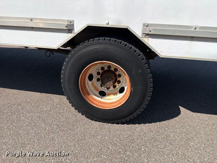 image for item MZ9828 1998 GMC C6500 box truck