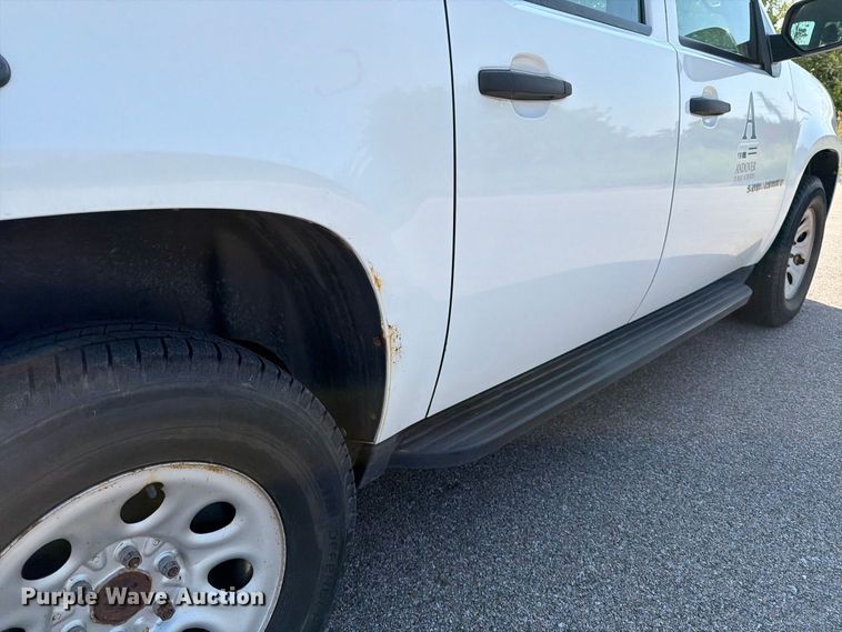 image for item MZ9829 2009 Chevrolet Suburban SUV