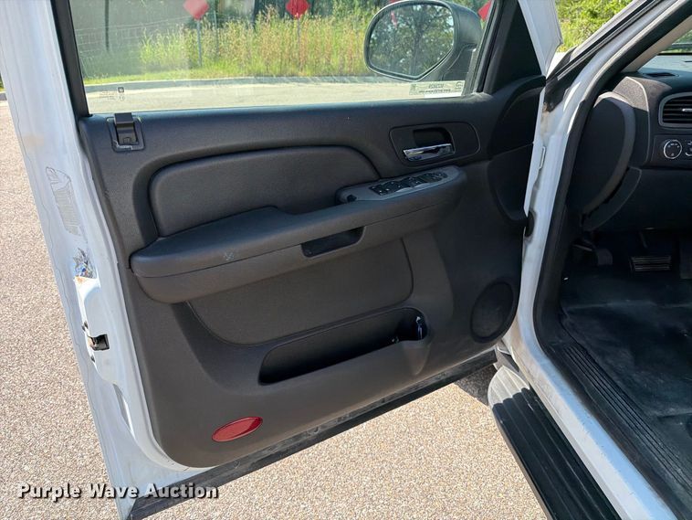 image for item MZ9829 2009 Chevrolet Suburban SUV
