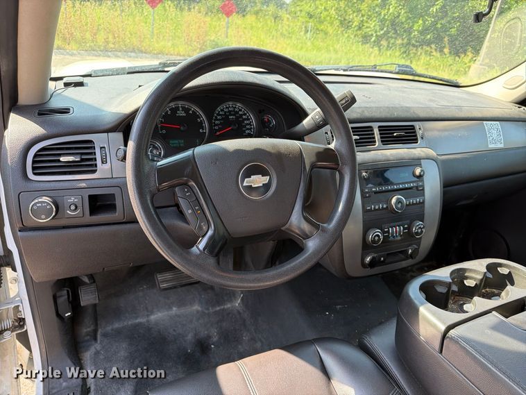 image for item MZ9829 2009 Chevrolet Suburban SUV