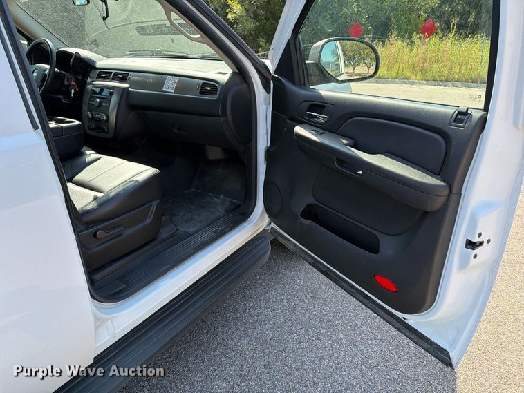 image for item MZ9829 2009 Chevrolet Suburban SUV