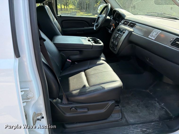 image for item MZ9829 2009 Chevrolet Suburban SUV