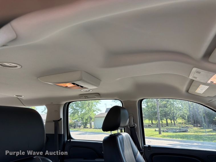 image for item MZ9829 2009 Chevrolet Suburban SUV