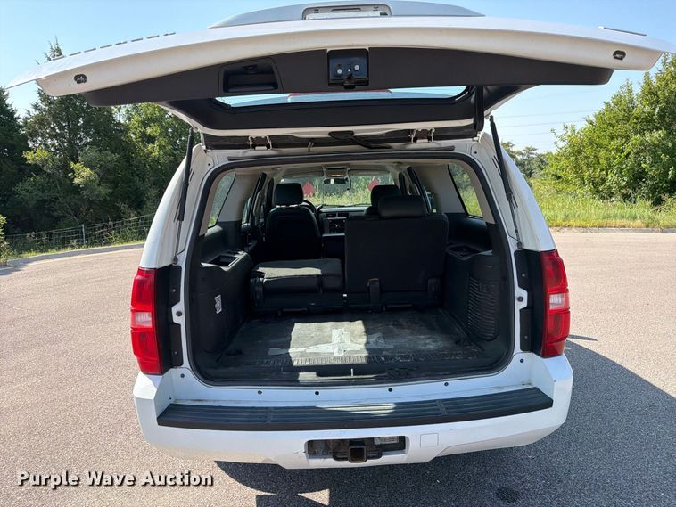 image for item MZ9829 2009 Chevrolet Suburban SUV