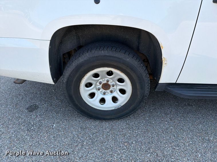 image for item MZ9829 2009 Chevrolet Suburban SUV
