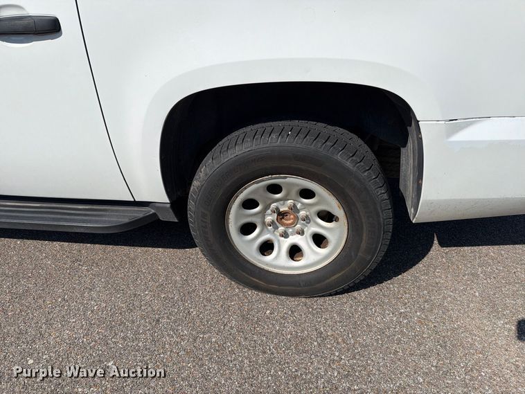 image for item MZ9829 2009 Chevrolet Suburban SUV