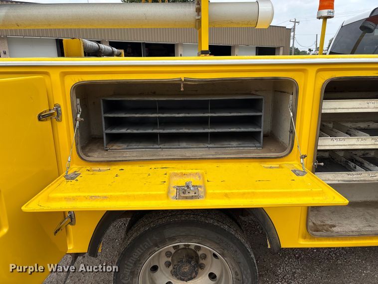 image for item NM9899 2015 RAM 4500 utility / service truck