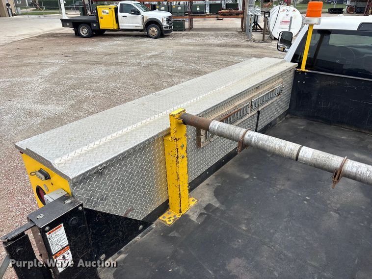 image for item NM9899 2015 RAM 4500 utility / service truck