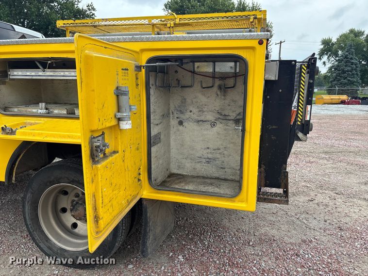 image for item NM9899 2015 RAM 4500 utility / service truck
