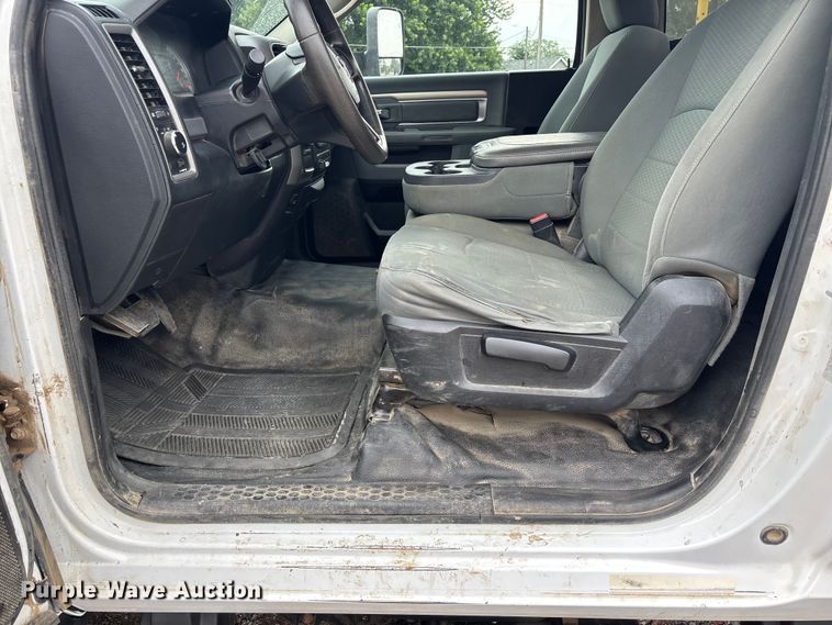 image for item NM9899 2015 RAM 4500 utility / service truck