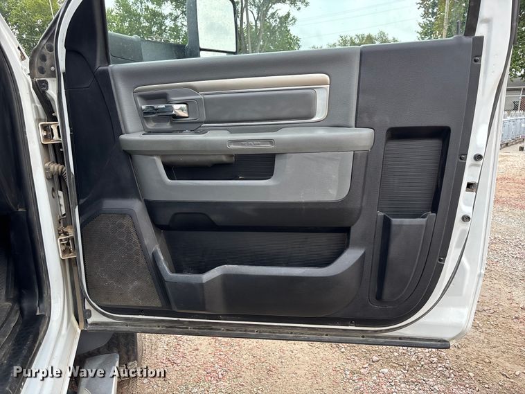 image for item NM9899 2015 RAM 4500 utility / service truck