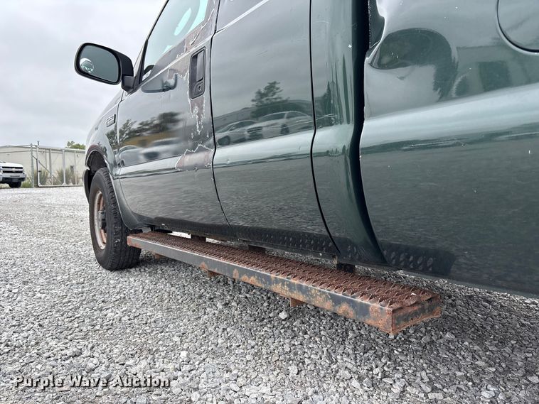 image for item NM9908 2003 Ford F250 Super Duty Ext. Cab pickup truck
