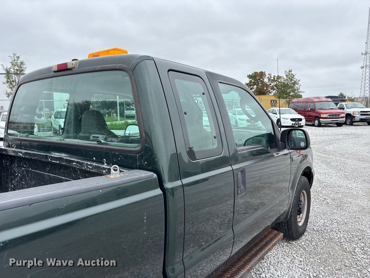 image for item NM9908 2003 Ford F250 Super Duty Ext. Cab pickup truck