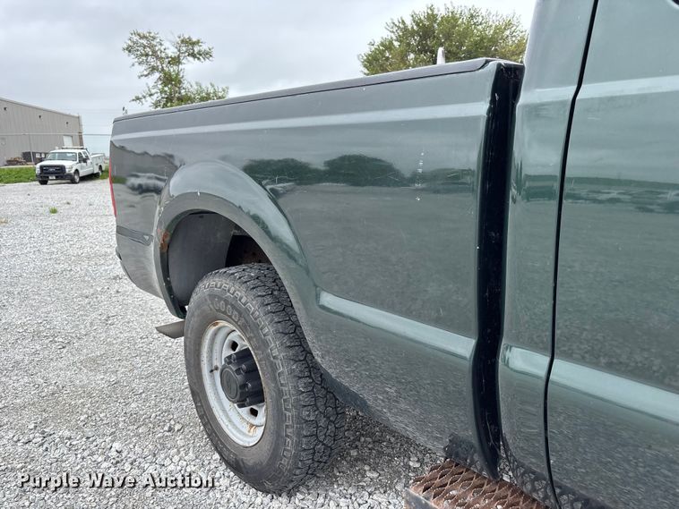 image for item NM9908 2003 Ford F250 Super Duty Ext. Cab pickup truck