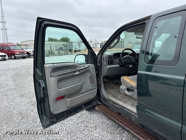 image for item NM9908 2003 Ford F250 Super Duty Ext. Cab pickup truck