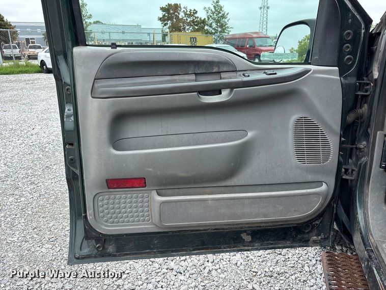 image for item NM9908 2003 Ford F250 Super Duty Ext. Cab pickup truck