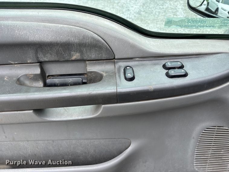image for item NM9908 2003 Ford F250 Super Duty Ext. Cab pickup truck