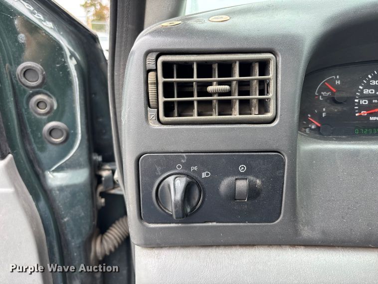 image for item NM9908 2003 Ford F250 Super Duty Ext. Cab pickup truck