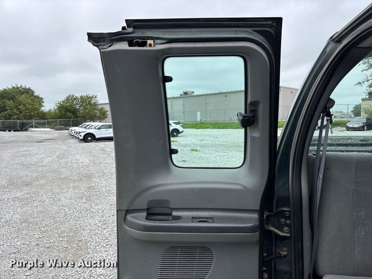 image for item NM9908 2003 Ford F250 Super Duty Ext. Cab pickup truck