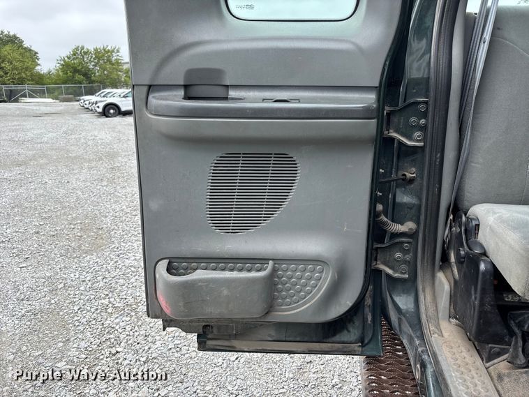 image for item NM9908 2003 Ford F250 Super Duty Ext. Cab pickup truck