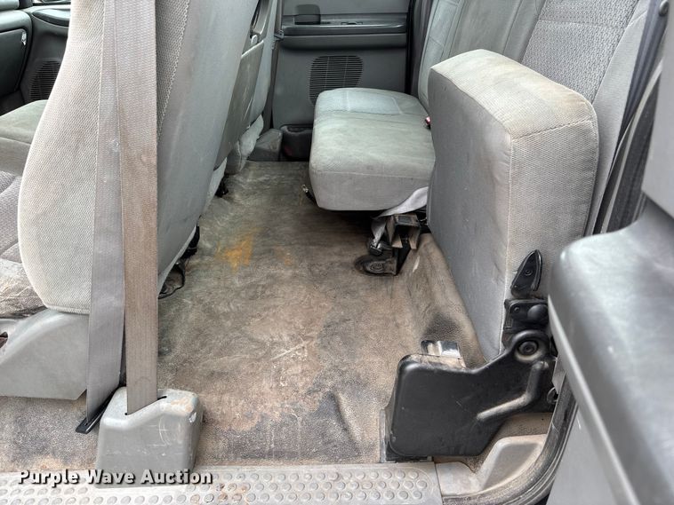 image for item NM9908 2003 Ford F250 Super Duty Ext. Cab pickup truck