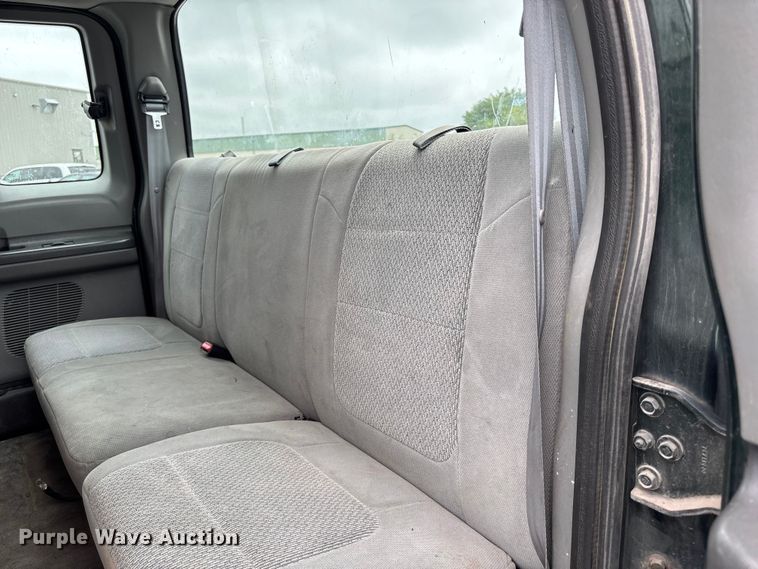 image for item NM9908 2003 Ford F250 Super Duty Ext. Cab pickup truck