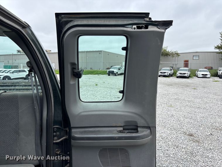 image for item NM9908 2003 Ford F250 Super Duty Ext. Cab pickup truck