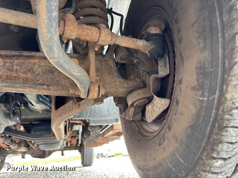 image for item NM9908 2003 Ford F250 Super Duty Ext. Cab pickup truck