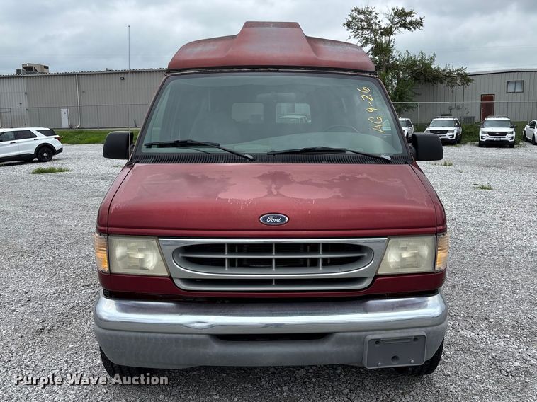 image for item NM9911 1999 Ford E350 van