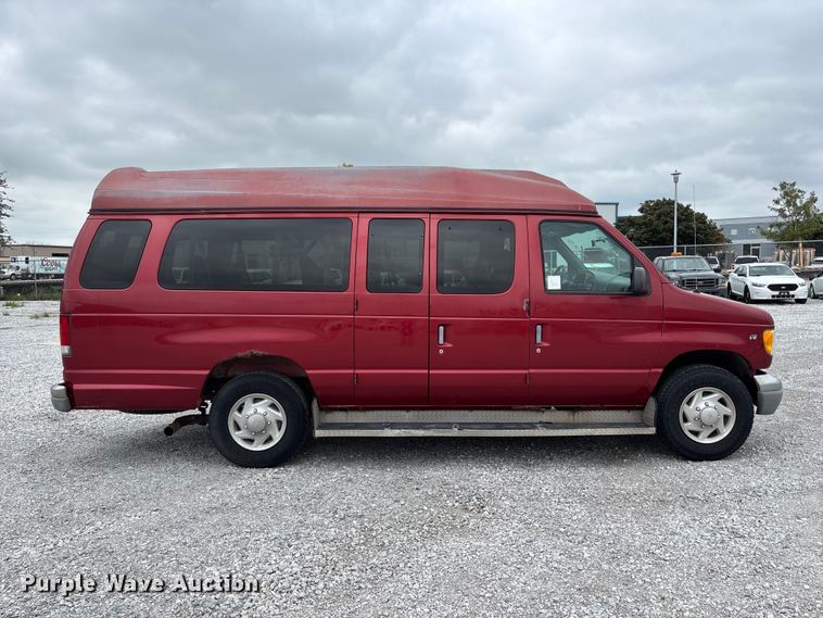 image for item NM9911 1999 Ford E350 van