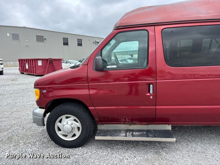 image for item NM9911 1999 Ford E350 van