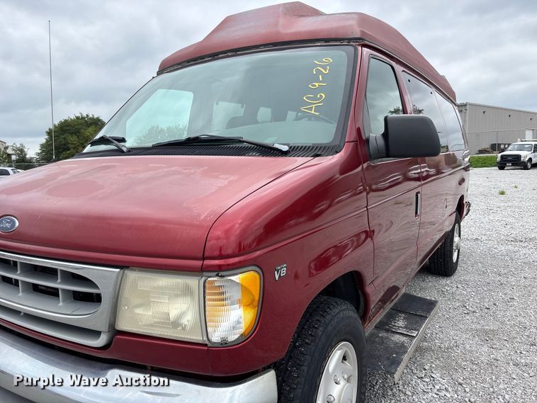 image for item NM9911 1999 Ford E350 van