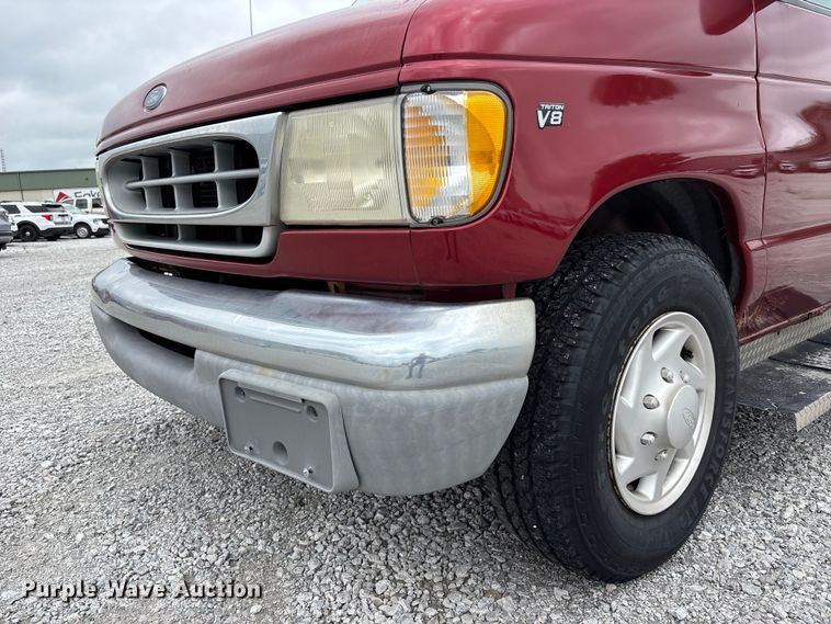 image for item NM9911 1999 Ford E350 van