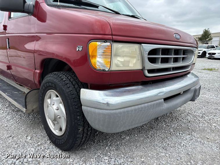 image for item NM9911 1999 Ford E350 van