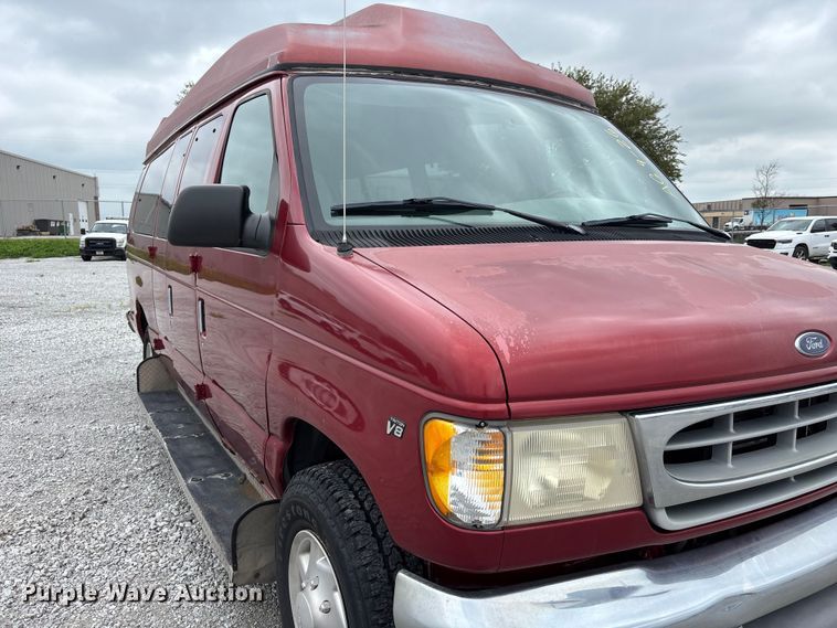 image for item NM9911 1999 Ford E350 van