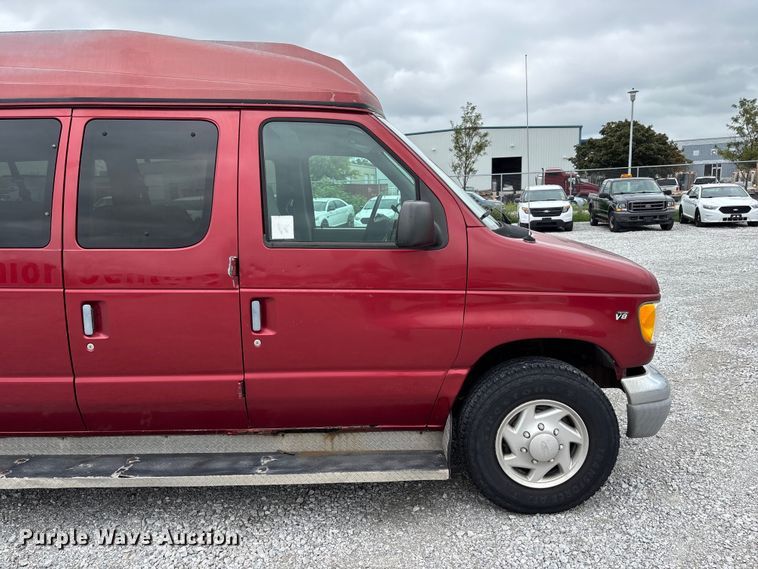 image for item NM9911 1999 Ford E350 van