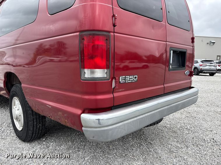 image for item NM9911 1999 Ford E350 van