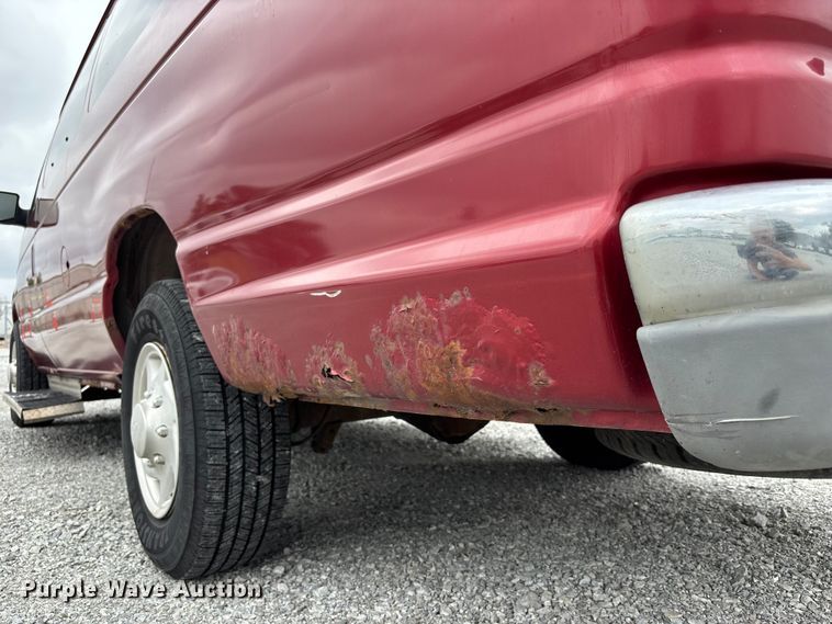image for item NM9911 1999 Ford E350 van