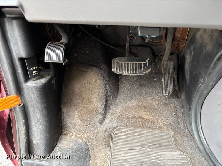 image for item NM9911 1999 Ford E350 van