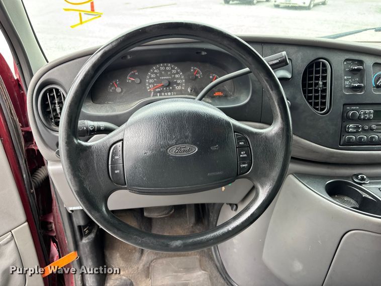 image for item NM9911 1999 Ford E350 van