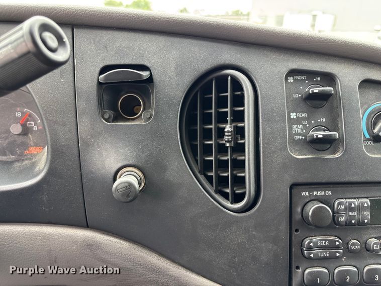 image for item NM9911 1999 Ford E350 van