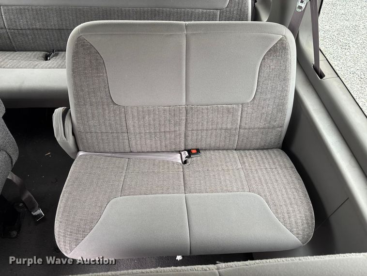 image for item NM9911 1999 Ford E350 van