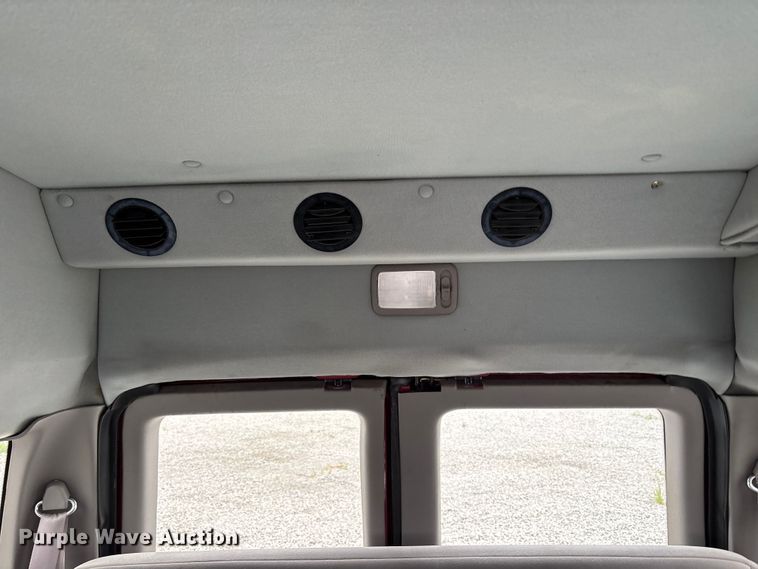image for item NM9911 1999 Ford E350 van