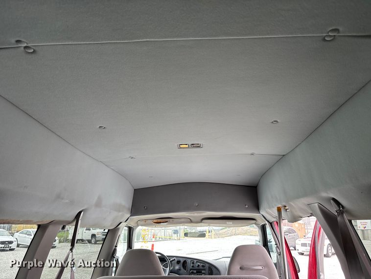 image for item NM9911 1999 Ford E350 van