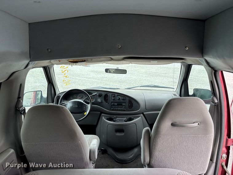 image for item NM9911 1999 Ford E350 van