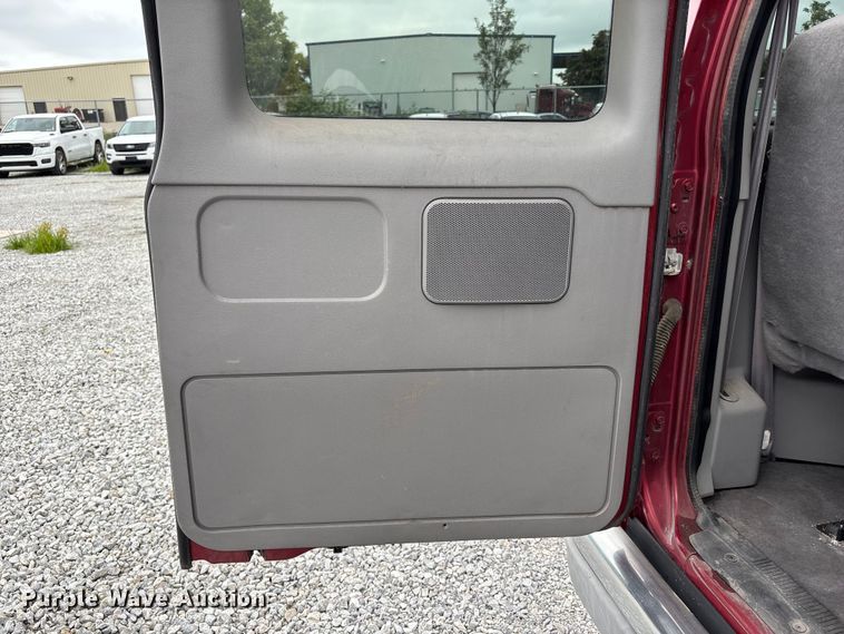 image for item NM9911 1999 Ford E350 van