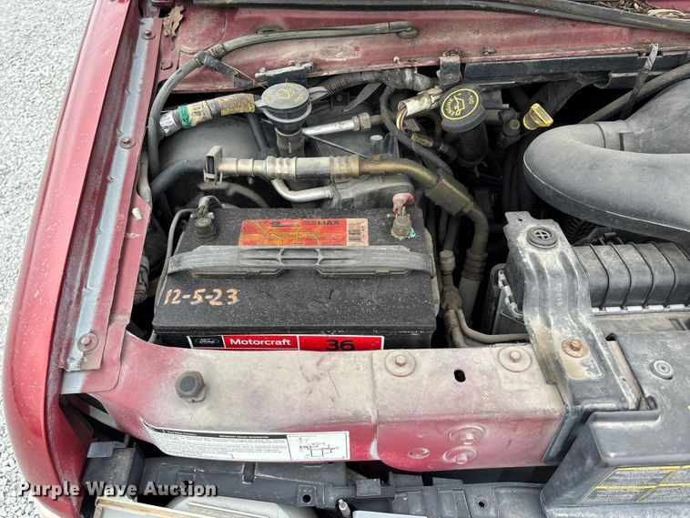 image for item NM9911 1999 Ford E350 van