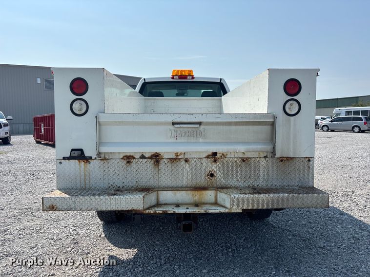 image for item NM9914 2009 Chevrolet Silverado 2500HD utility bed pickup truck